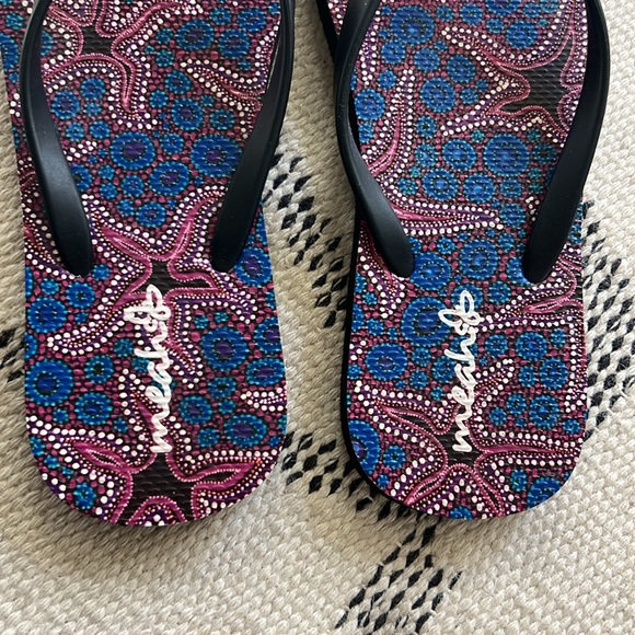 Women’s rubber Meah flip flops worn once - size 9/10 - Picture 2 of 4